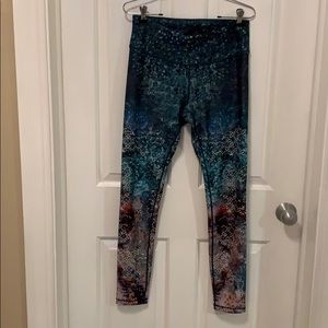 Yoga pants / carrie underwood